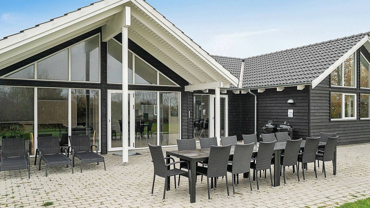 Olpenitz House | 16 person holiday home in Hasselberg