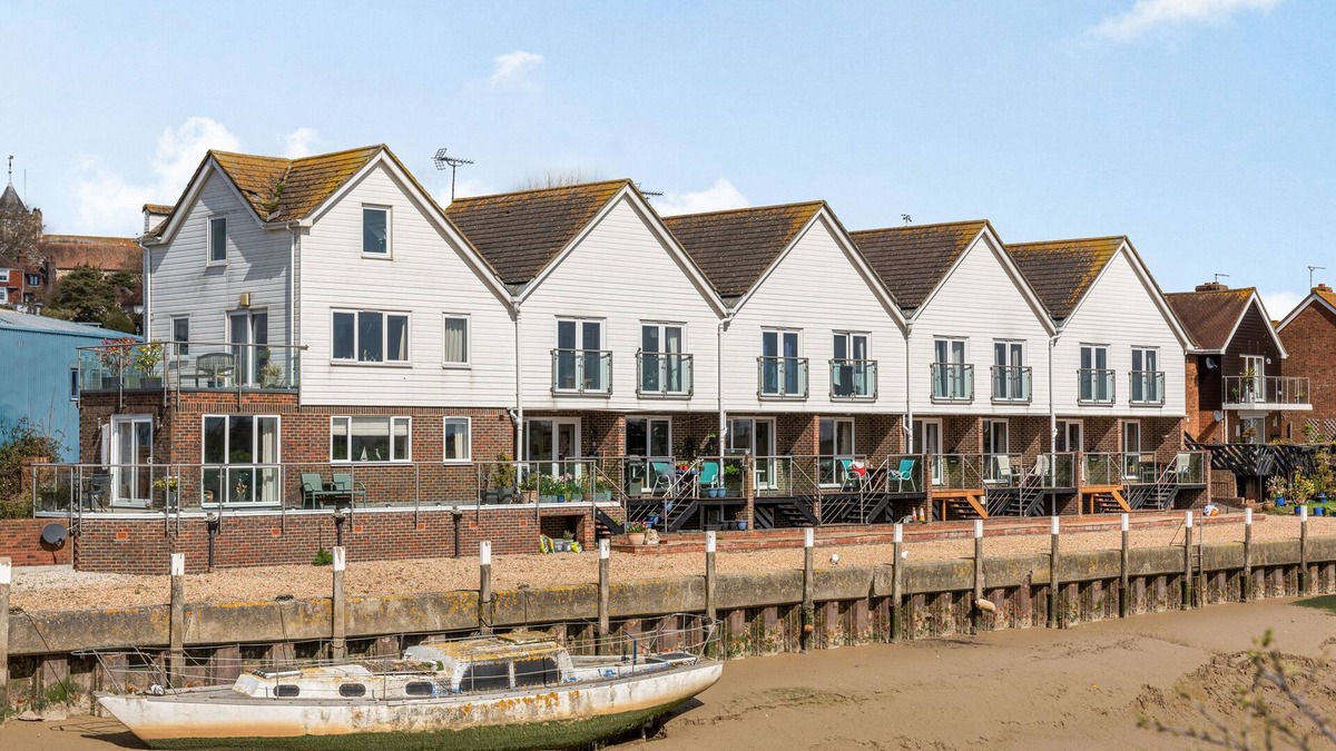 Rye Apartment | 16 THE BOATHOUSE in Rye