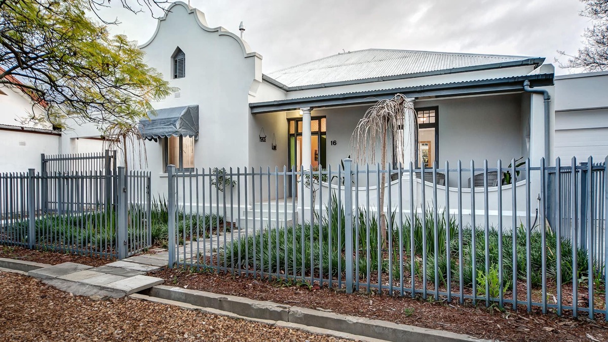 Robertson House | 16 White House - Country live at its best in Robertson only 160 km from Cape Town.