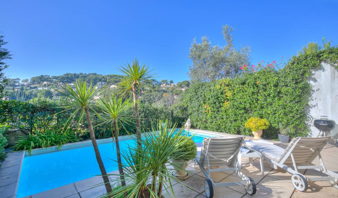 Mougins Apartment | 160 m² Apartment ∙ 2 bedrooms ∙ 4 guests