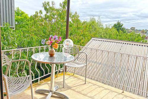 Doncaster House | 160 m² House ∙ 4 bedrooms ∙ 9 guests