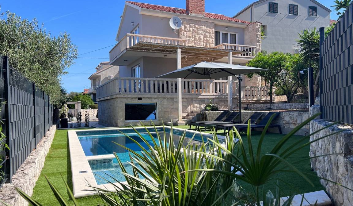 Okrug Gornji Villa | 160 m² Villa ∙ 4 bedrooms ∙ 10 guests