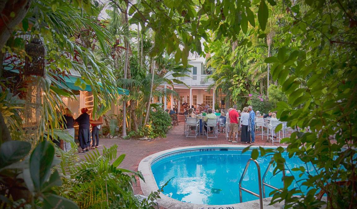 Downtown Hotel | 1600 m² Hotel ∙ 3 bedrooms ∙ 127 guests