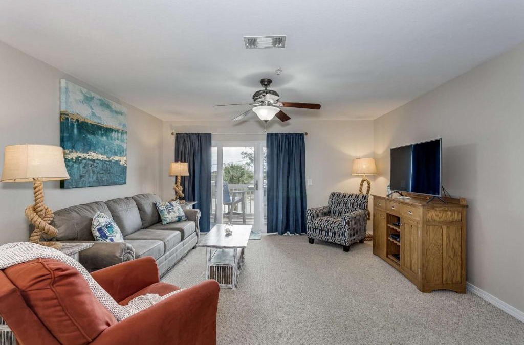Innerarity Townhomes House | 16038 Innerarity Pt Rd
