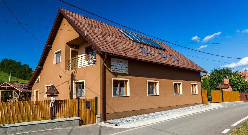 Lazarea House | 165 m² House ∙ 8 bedrooms ∙ 20 guests