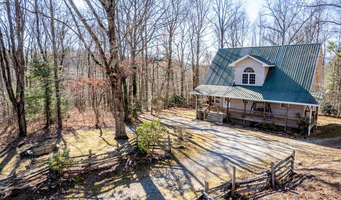Scaly Mountain House | 167 m² House ∙ 2 bedrooms ∙ 6 guests