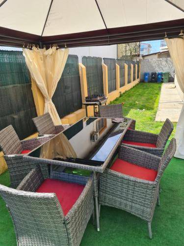 Eforie Nord Apartment | 168 m² Apartment ∙ 3 bedrooms ∙ 8 guests