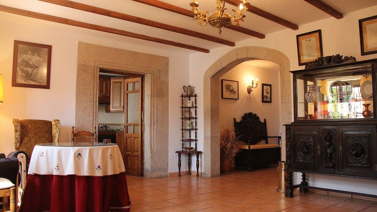 Cabezabellosa Cottage | 16C Manor Cottage, superb views, Birdwatching Centre, sets in a mountain village