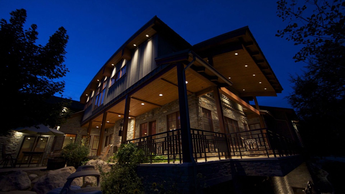 Smithfield House | 17,000 Square Feet of Luxury Space. Smithfield Canyon Home Has It All.