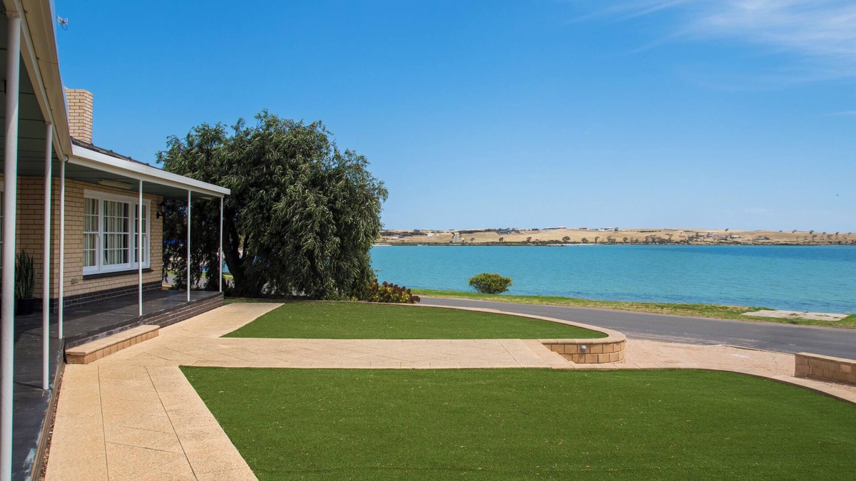 Streaky Bay House | 17 Eyre Ave - Waterfront Accomodation