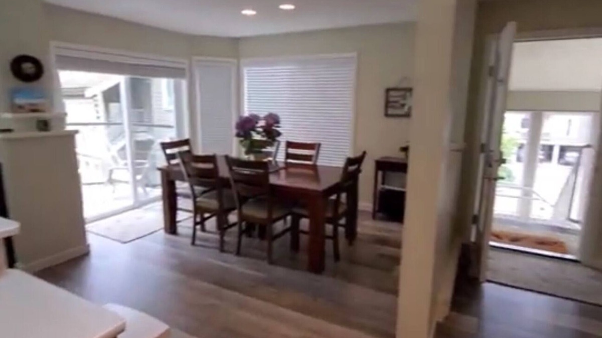 Regional District of Nanaimo Condo | #17 Tanglewood Pl - 2bd 2bth BEACH FRONT 2-level unit - Beach, sun, sand & relax