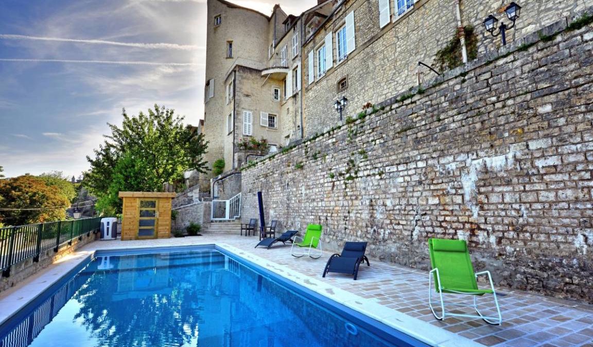 Chateau-Landon House | 170 m² Gîte ∙ 4 bedrooms ∙ 7 guests