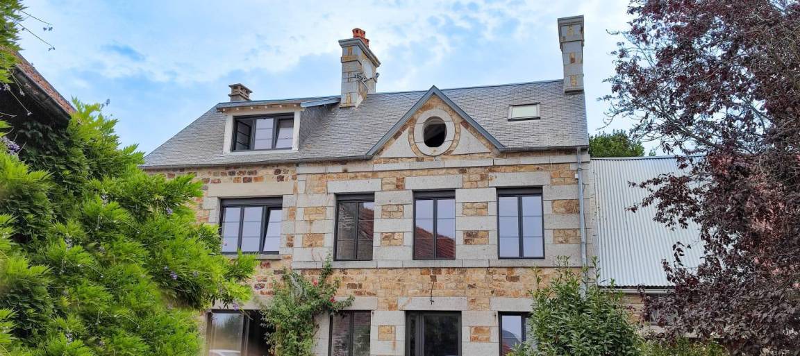 Dragey-Ronthon House | 170 m² Gîte ∙ 6 bedrooms ∙ 12 guests