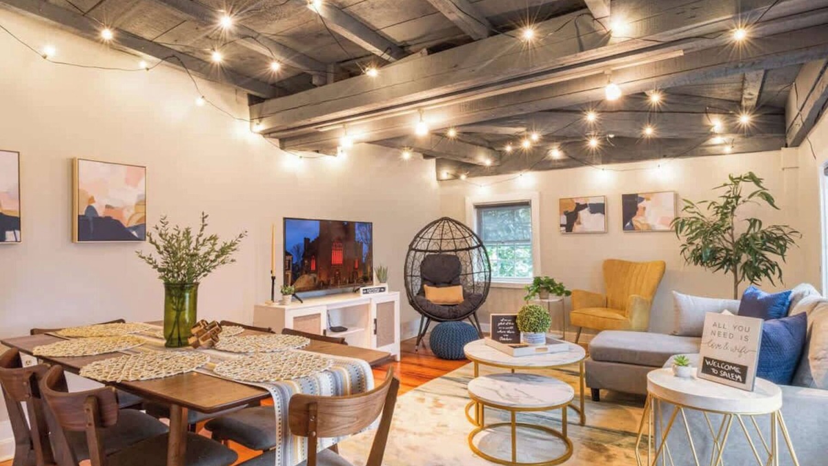 Salem Condo | *1710 Halloween Escape| 2Br House|Downtown+Parking
