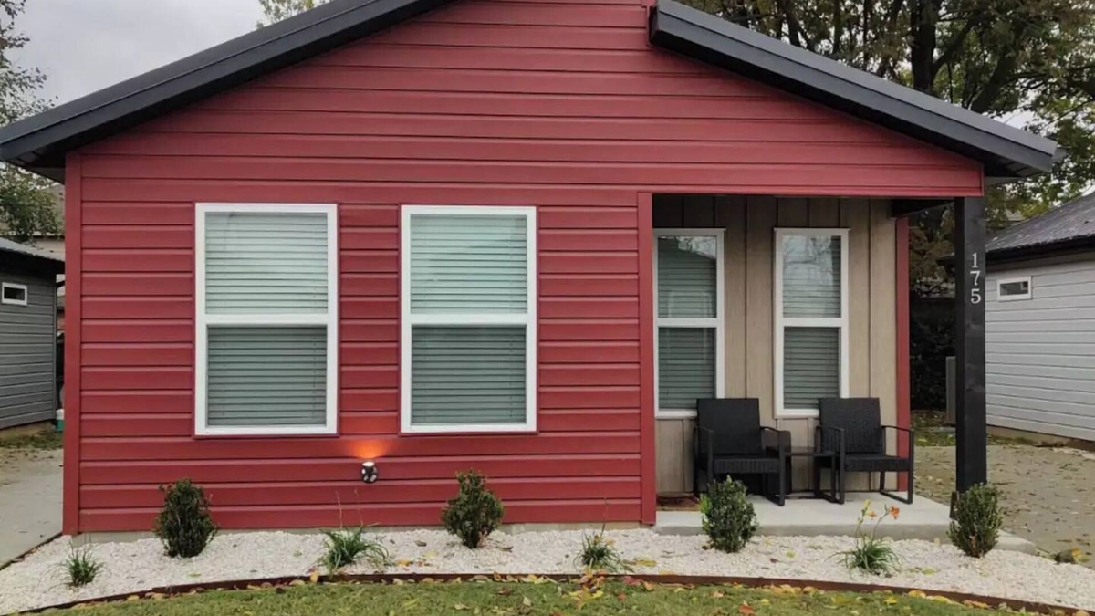 Centerton House | 175 Tiny Home near MTB Trails, Walmart HQ Sleeps 6