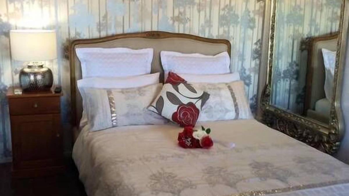 Seventeen Seventy Cabin | 1770 Sovereign Lodge - Grajagan Deluxe