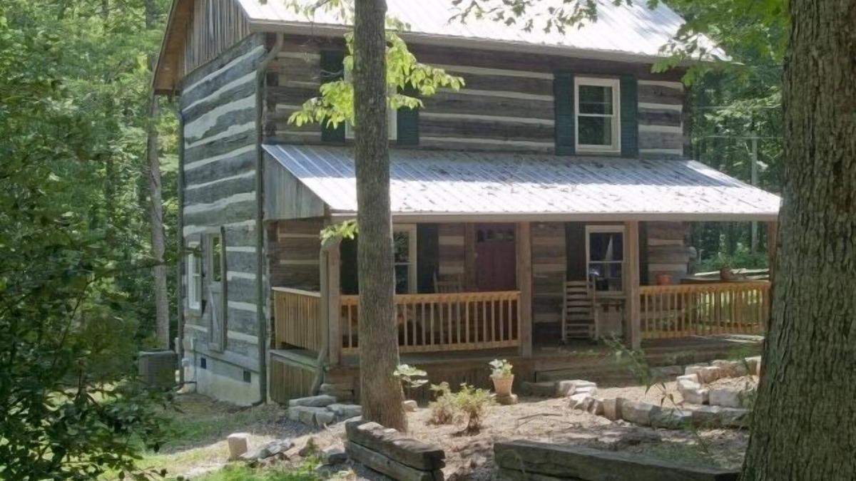 Clinton Cabin | 1790 Era Original Log Cabin in beautiful East Tennessee - Samuel Harned Cabin
