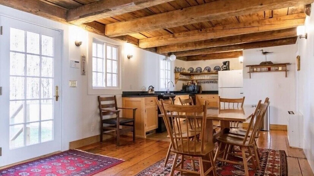 Springfield House | 1794 Pioneer House - Renovated, No Cleaning Fee