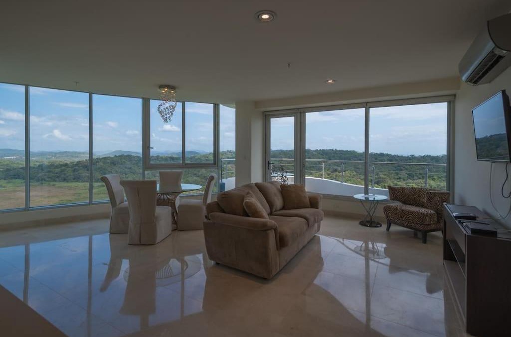 Playa Bonita Village Apartment | 17J Beautiful Jungle Views in Beachfront Resort