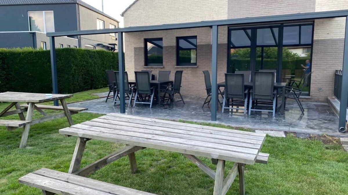 Laak House | 17p, 11 beds, 2 Bath-, 1 Livingroom