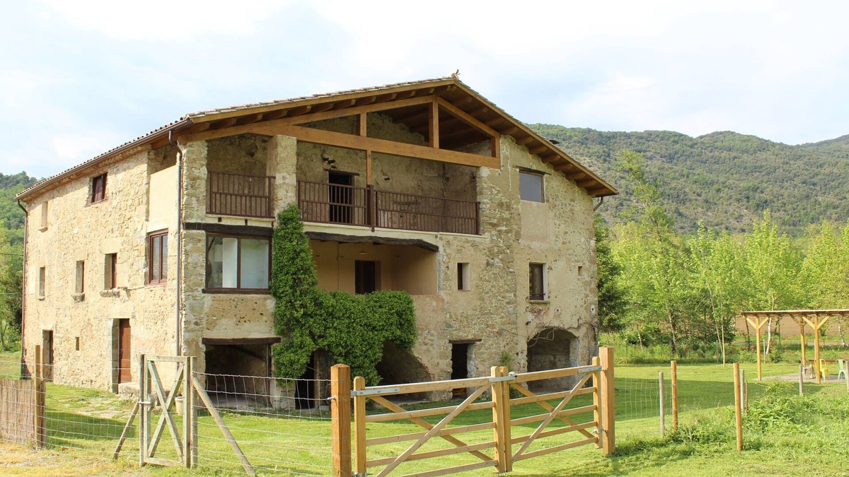 La Vall d'en Bas House | 17th Century House (Full rental) 10 people