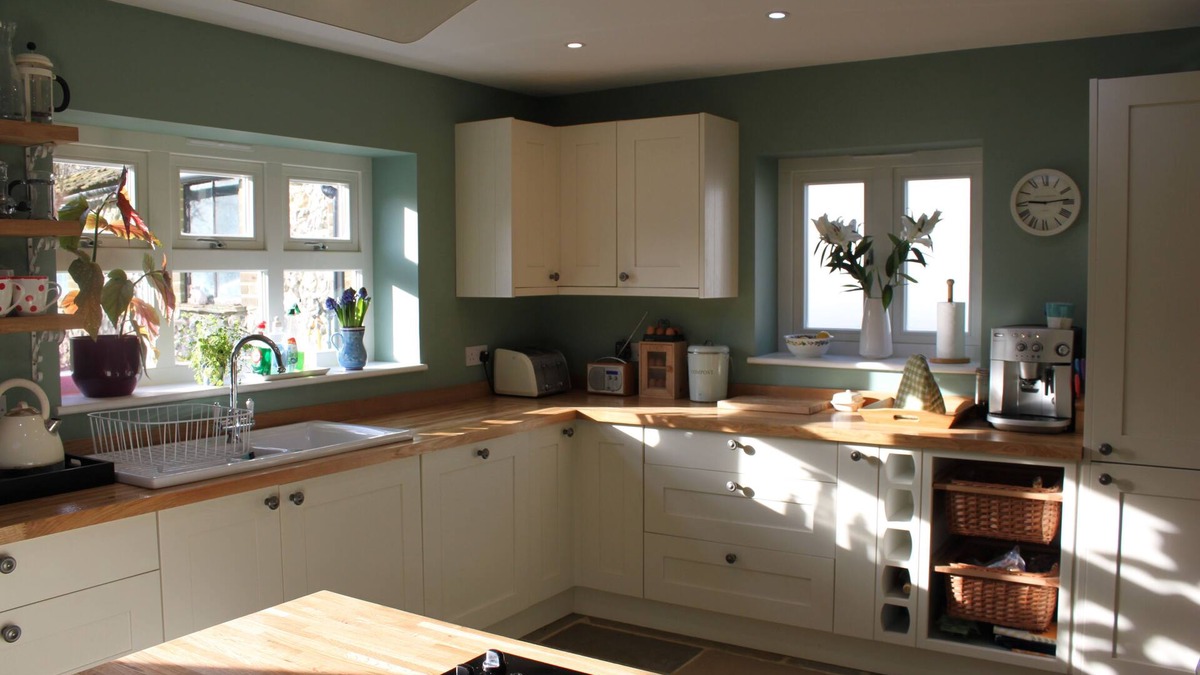 Clayton Cottage | 17th Century 3 bedroom Cottage in the South Downs Way National Park with garden