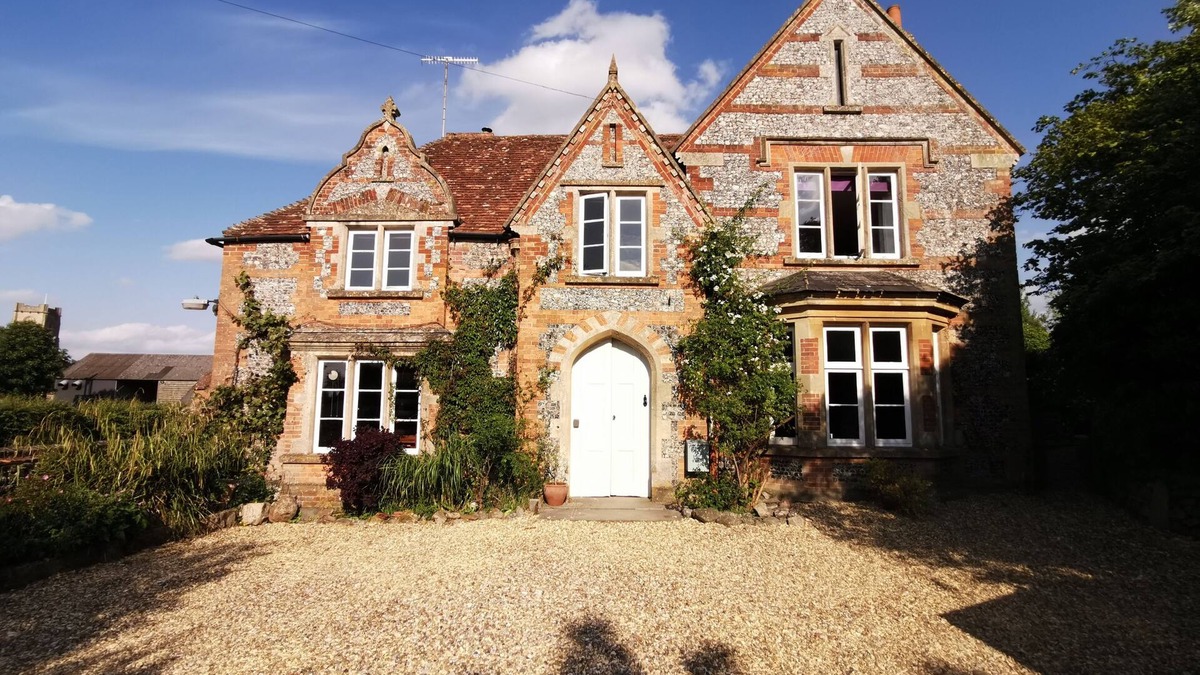Axford House | 17th Century country Farmhouse stylishly finished, set in picturesque village