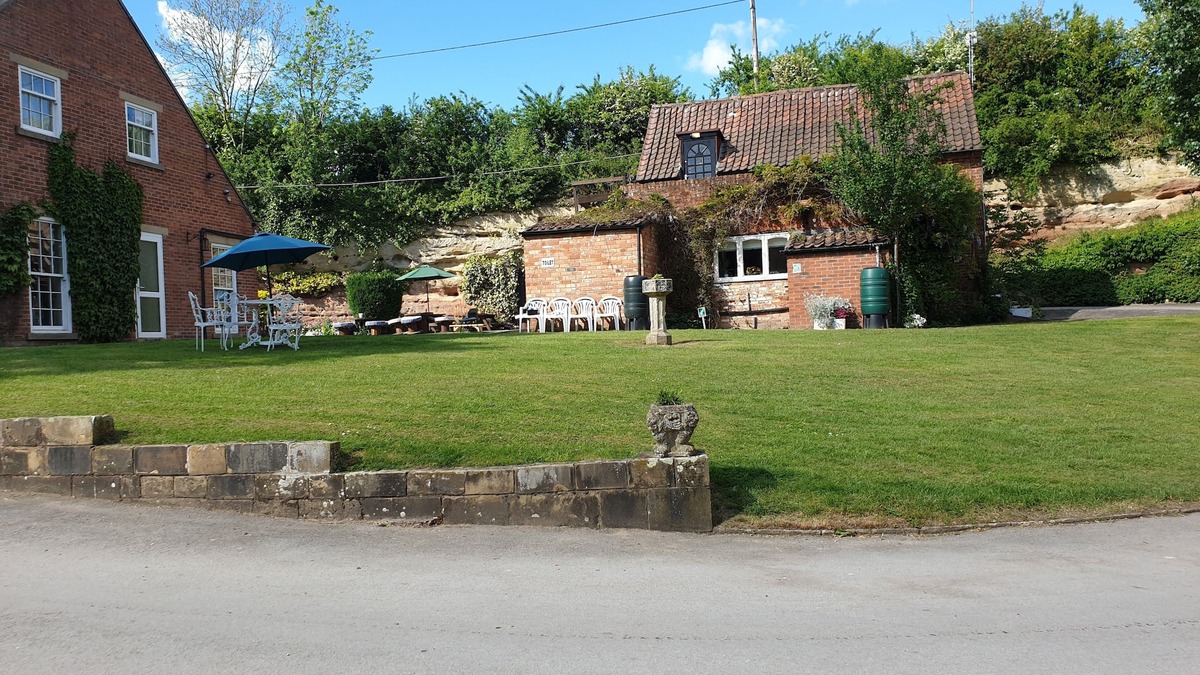 Retford Cabin | 17th-Century1Bed/Studio/PetsOk/Garden/Wifi
