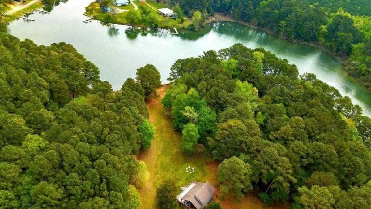 Point Lookout House | 18-Acre Waterfront Sanctuary: Peace & Privacy