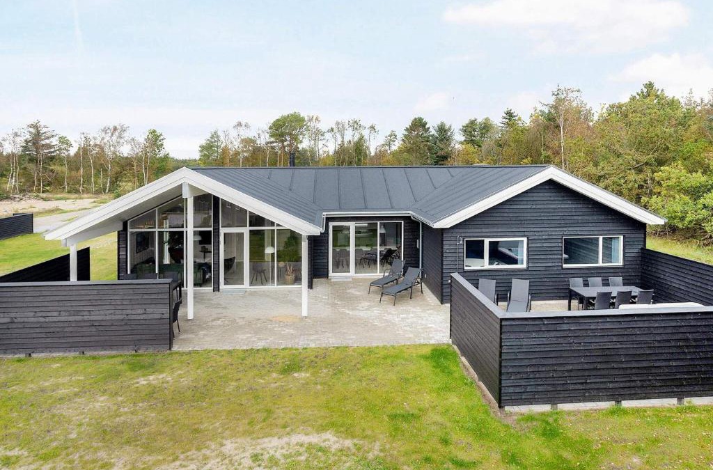 Aalbaek House | 18 person holiday home in Ålbæk