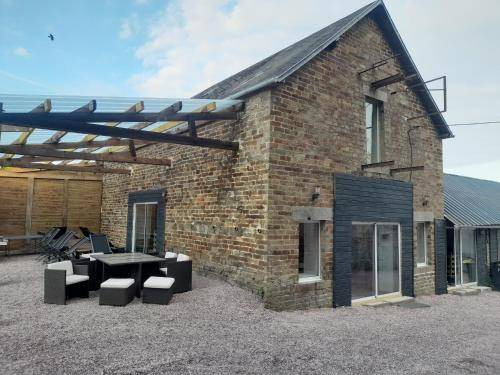Conde-sur-Noireau House | 180 m² House ∙ 1 bedroom ∙ 15 guests