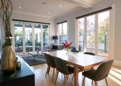 Ballarat House | 180 m² House ∙ 3 bedrooms ∙ 6 guests