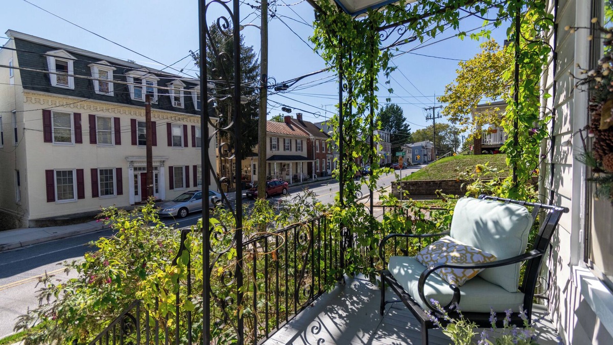 Westminster House | 1800’s 4Br WalkableWestminster between Balt&Gettysburg: