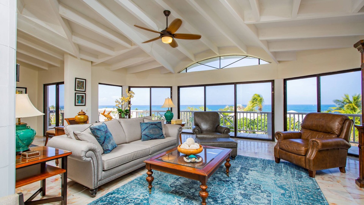Green Cay House | 180° Sea Views, Luxurious Villa, Walk to secluded beach or beach bar