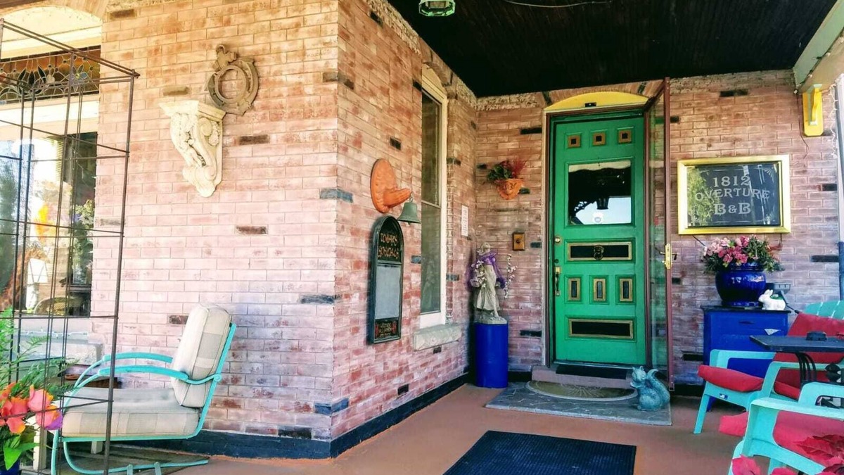 Westside North Bed & Breakfast | 1812 Overture B&B