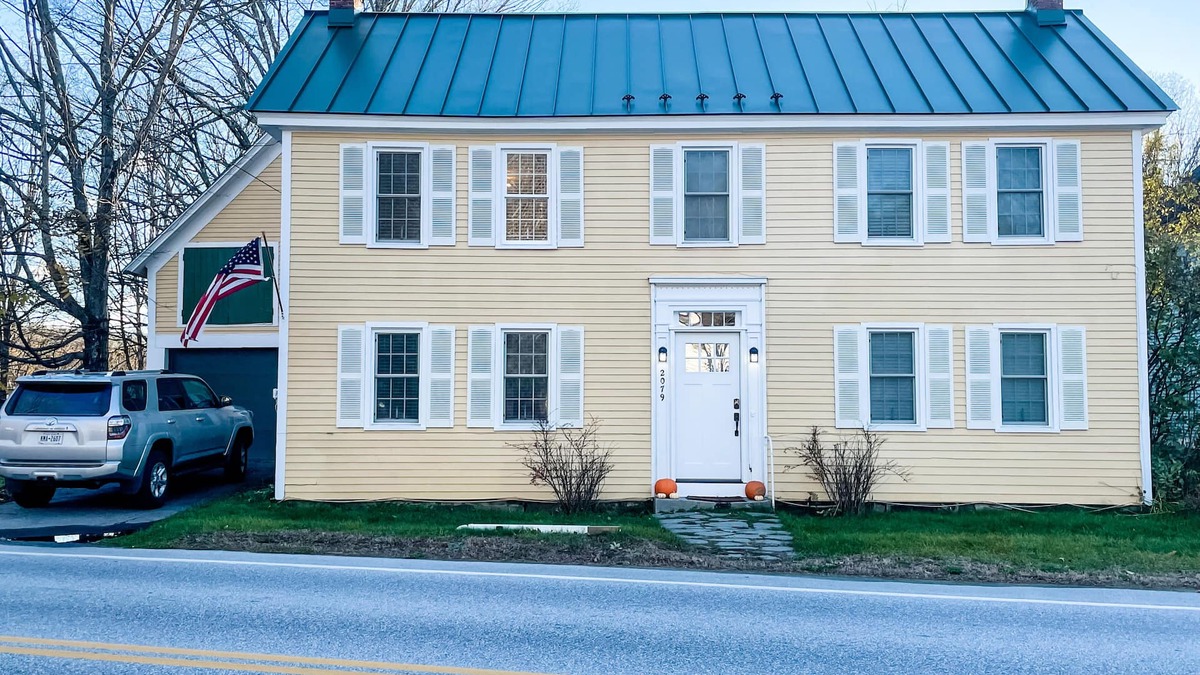 Perkinsville House | 1820 Federal Style Home located on the beautiful Black River