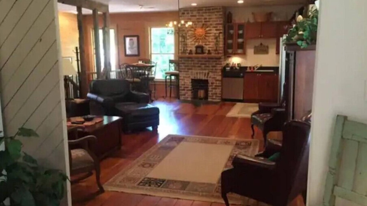 Petersburg House | 1831 House in Historic Old Towne Petersburg, VA
