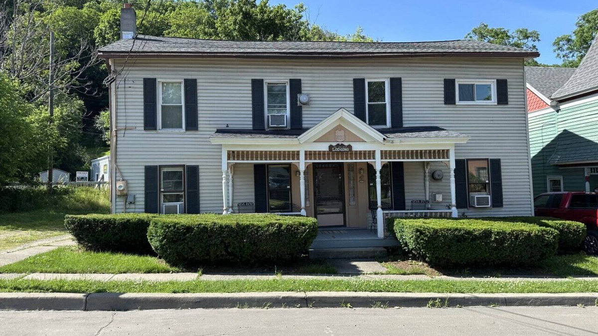 Hammondsport Apartment | 1835 House Lower Unit