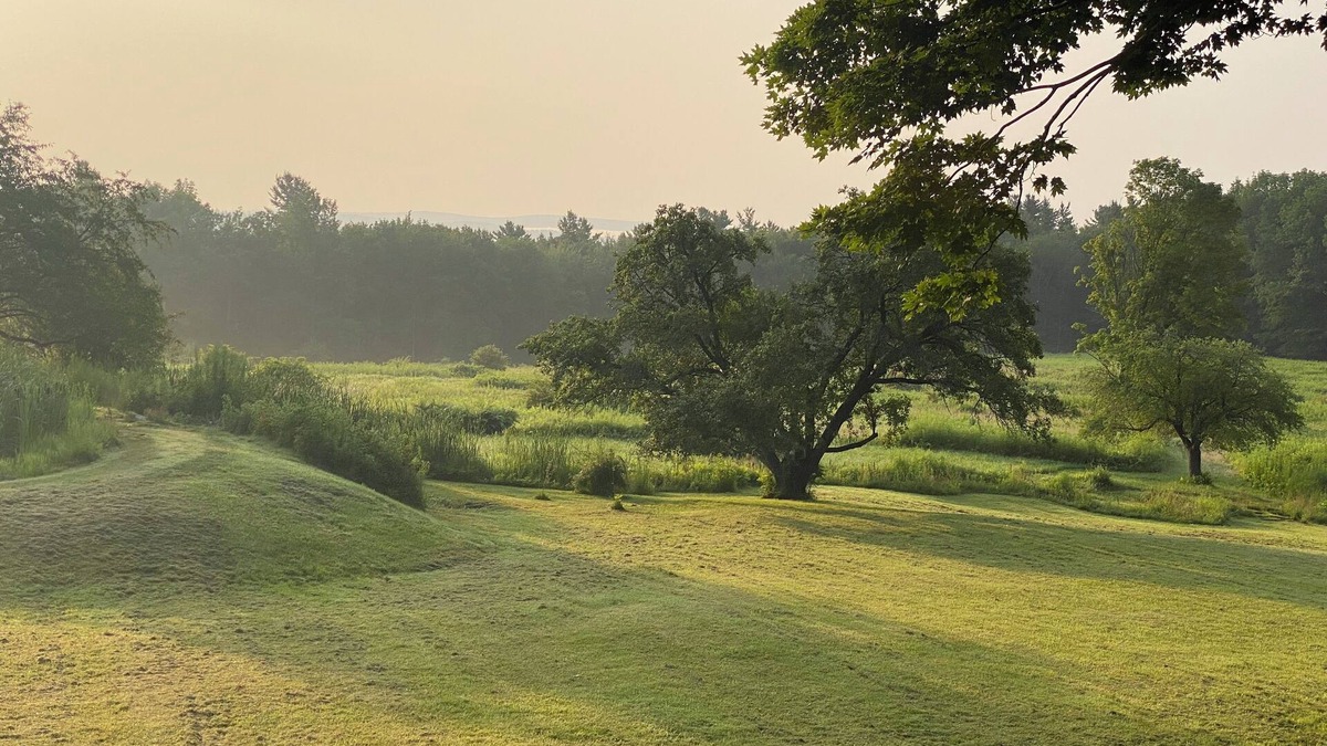 Middlefield House | 1840's Whaling Captain's Farm Estate, 6-10 guests