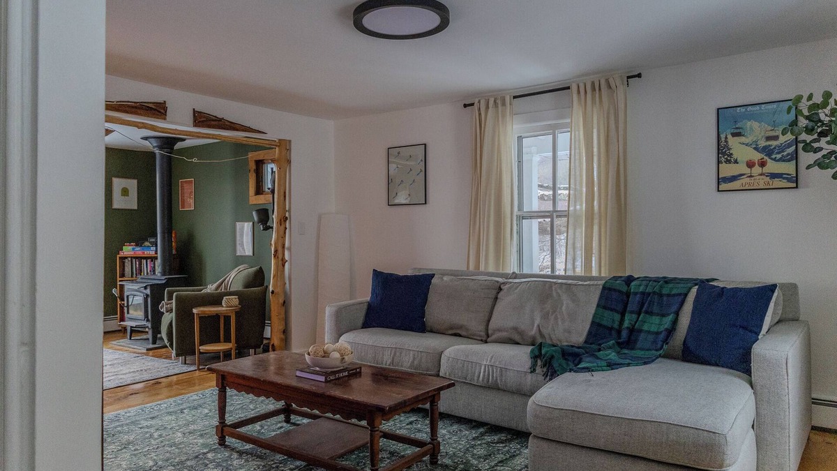 East Windham House | 1850's Bungalow With A View!