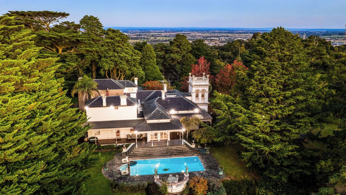 Officer House | 1870's Estate complete with Mansion, pool and tennis court!
