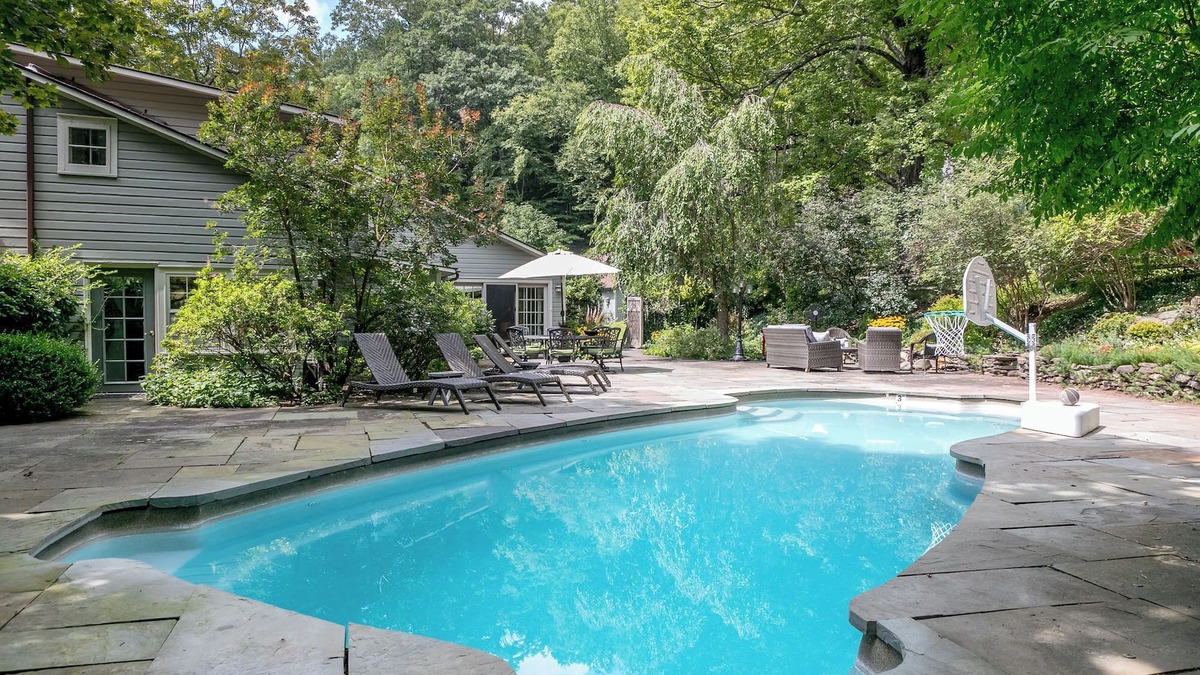 Lake Hill House | 1876 Eyebrow Colonial Home on 36 acres, with pool and fully loaded game room