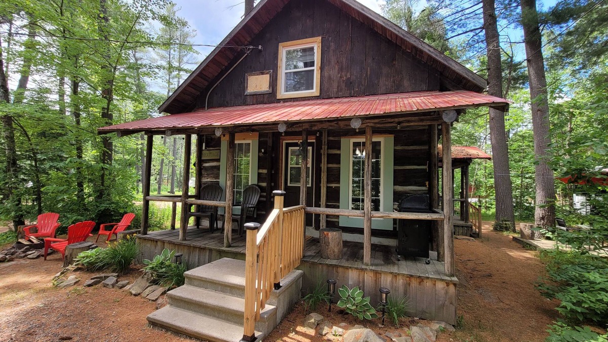 Petawawa Cabin | 1876 - Heritage Cabin at Pine Ridge Park