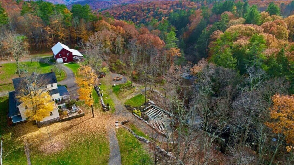 Ellenville House | 1880's Farmhouse, W/Private stream & Hot Tub