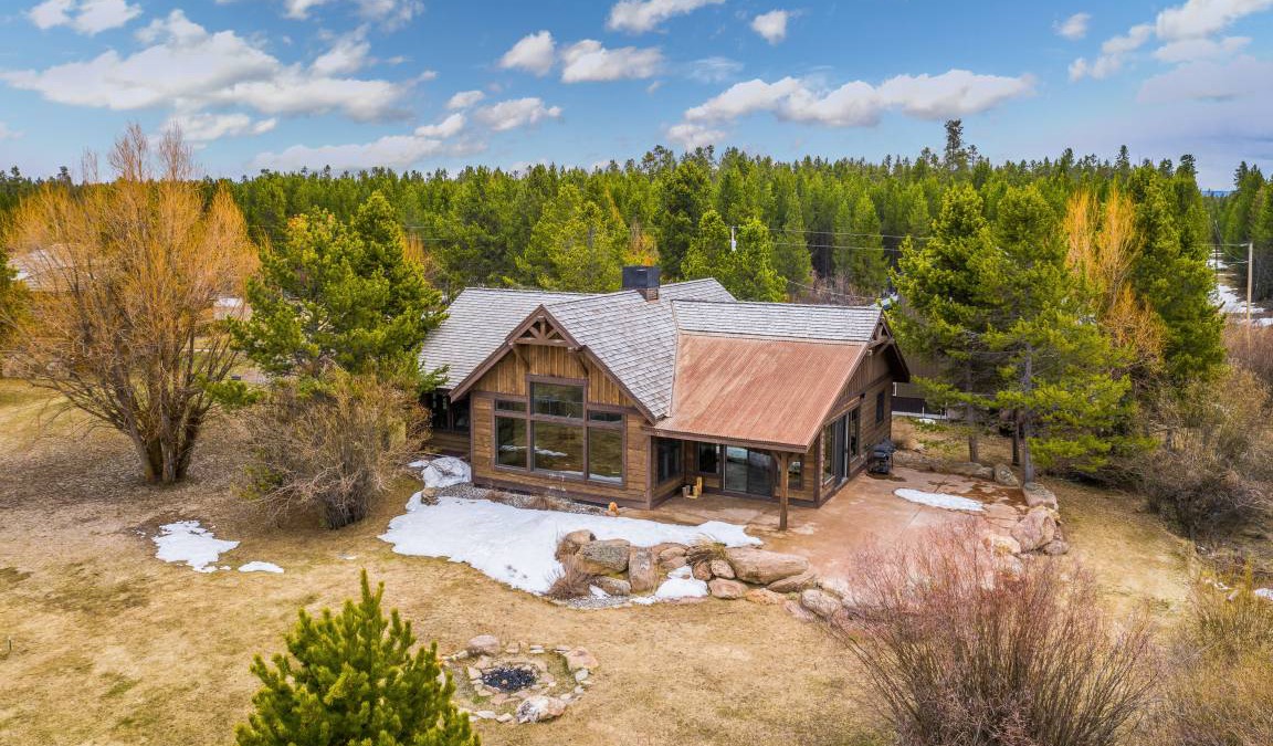 West Yellowstone House | 189 m² House ∙ 3 bedrooms ∙ 8 guests