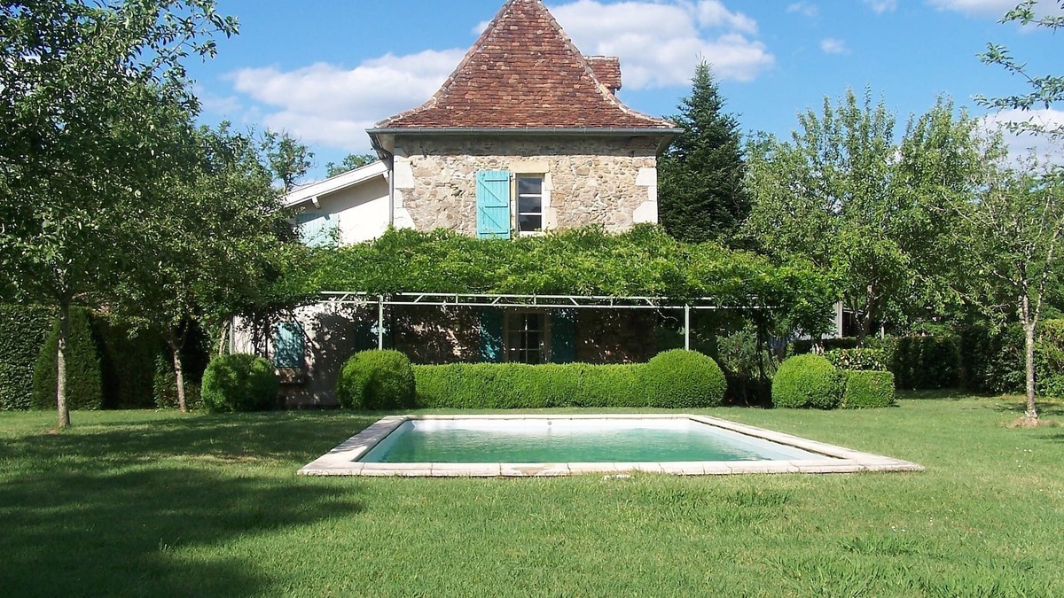 Gestas House | 18th C House, Own Pool, Mountain, River Views, peaceful and private.