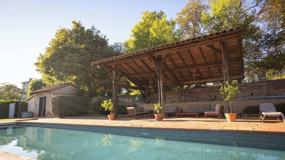 Castelnau-Picampeau Villa | 18th Century Chateau with Stunning Pool & Gardens
