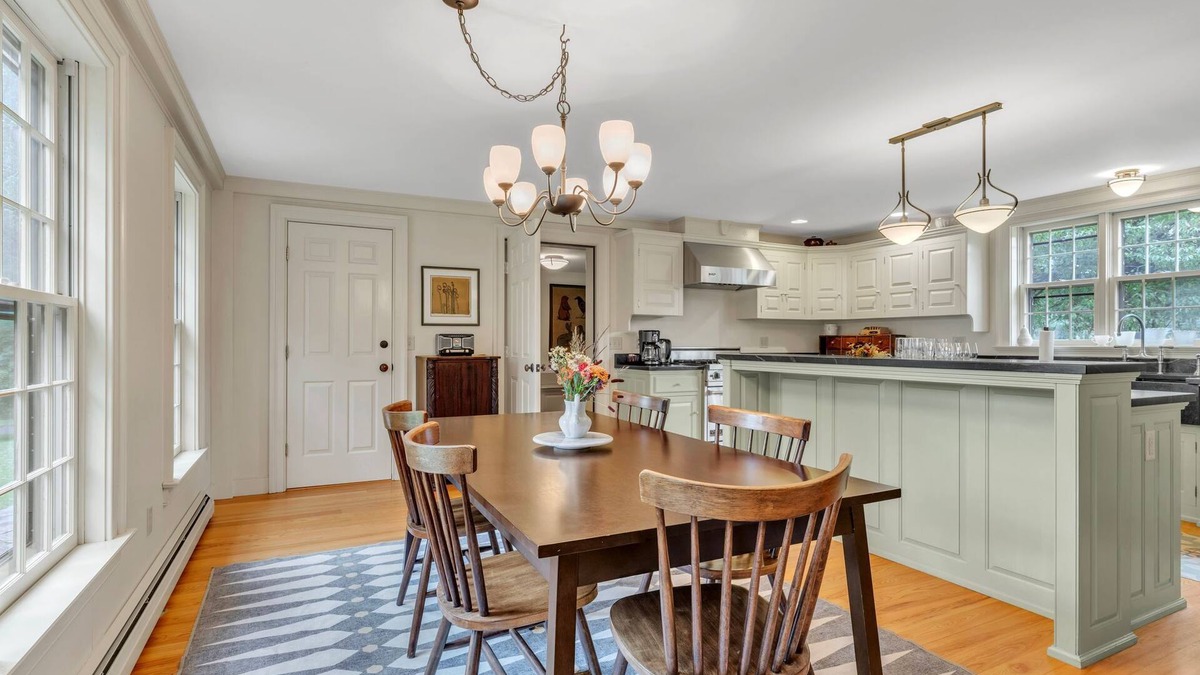 Whately Other | 18th century 3-bedroom renovated farmhouse in peaceful Whately with WiFi, AC