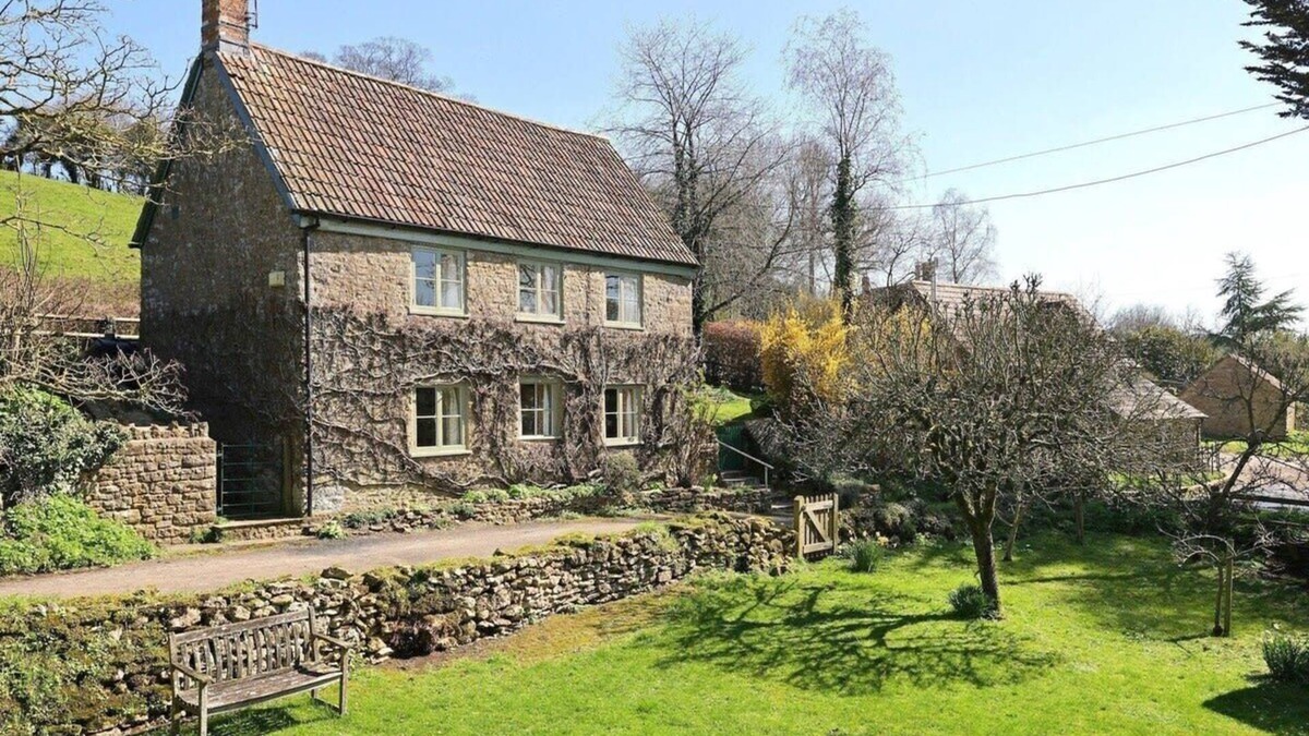 Pointington House | 18th Century Cottage in Heart of Dorset
