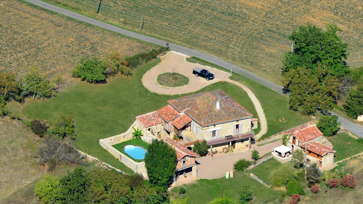 Varen House | 18th-century gîte for 14 people